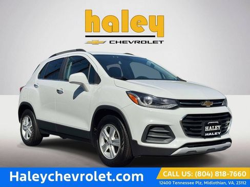 Used 2020 Chevrolet Trax LT w/ LT Convenience Package FWD image 1