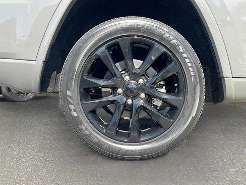 Used 2021 Jeep Grand Cherokee Laredo X image 29