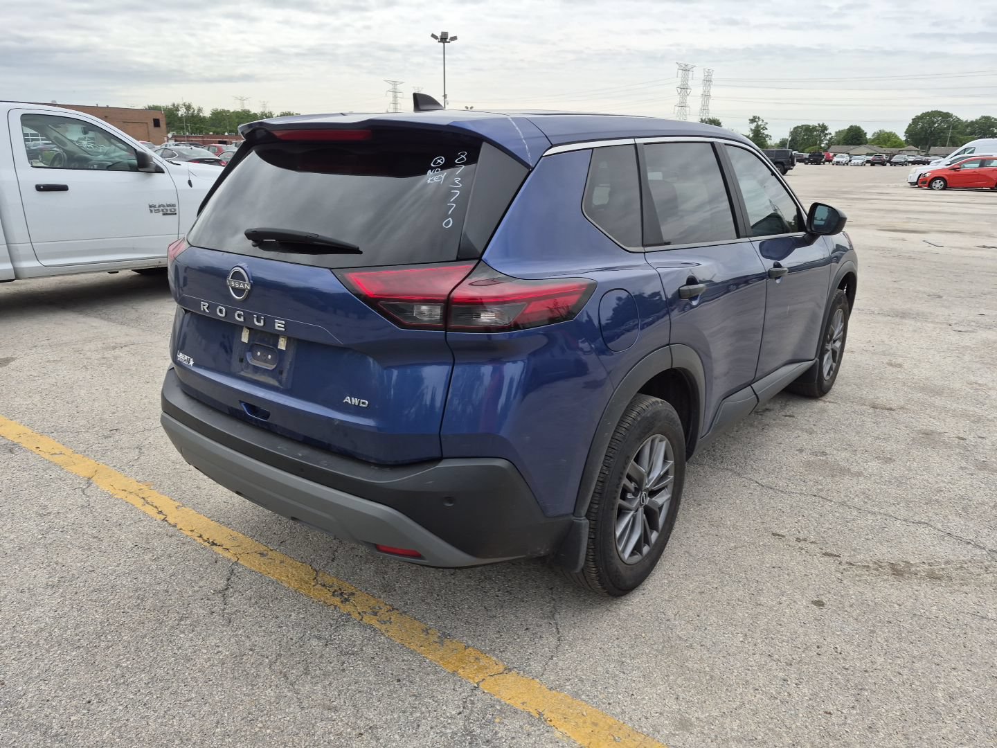 Used 2023 Nissan Rogue S AWD/4WD image 6