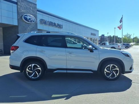 Used 2023 Subaru Forester Touring AWD/4WD image 4