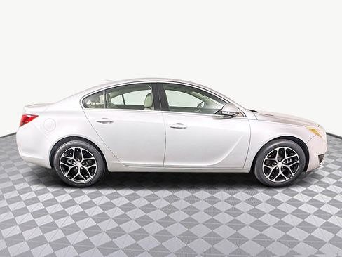 Used 2017 Buick Regal Sport Touring image 11