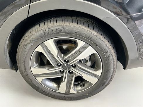 Certified 2023 Kia Sorento SX Prestige w/ Panoramic Sunroof Package image 11