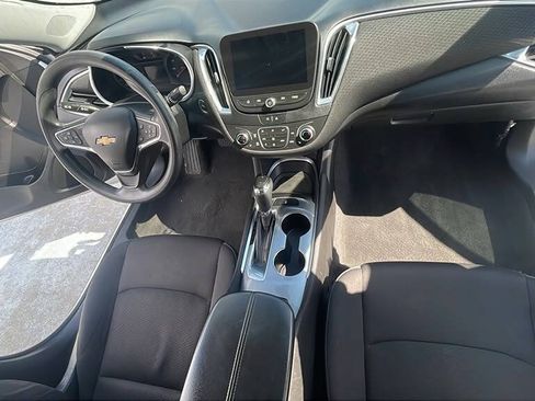 Used 2020 Chevrolet Malibu LT FWD image 7