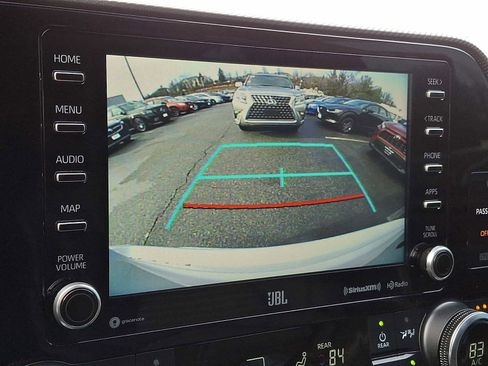 Used 2021 Toyota Highlander XSE image 16