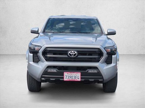 Used 2025 Toyota Tacoma SR5 AWD/4WD image 2