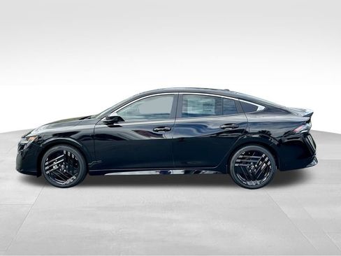 New 2026 Nissan Sentra SR w/ SR Premium Package FWD image 9