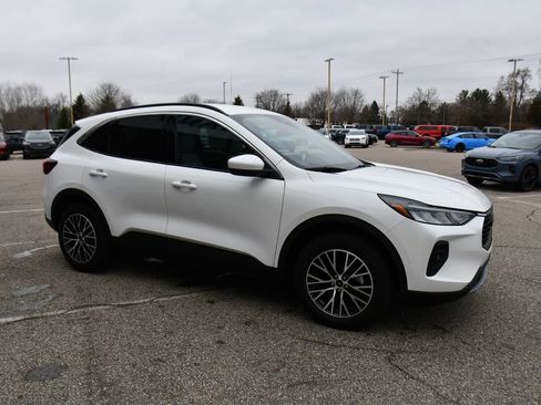 New 2024 Ford Escape Base image 8