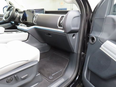 Used 2025 Ford Expedition Max Platinum w/ Platinum Ultimate Package image 37