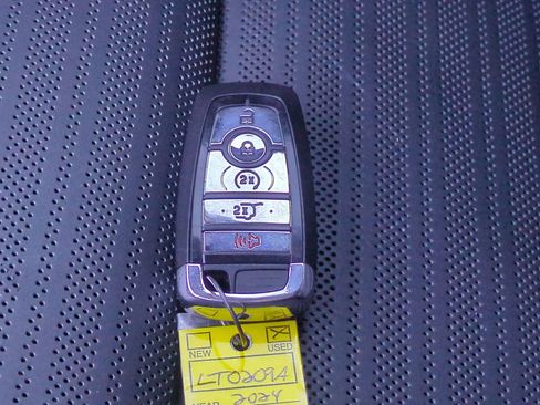 Certified 2024 Lincoln Nautilus Reserve w/ Jet Appearance Package (87T) image 28