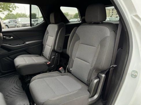 Used 2023 Chevrolet Traverse LT FWD image 30
