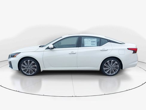 Used 2025 Nissan Altima 2.5 SL FWD image 5