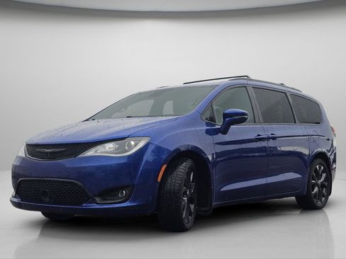 Used 2019 Chrysler Pacifica Limited FWD image 19