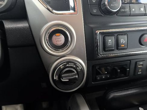 Used 2017 Nissan Titan PRO-4X AWD/4WD image 16