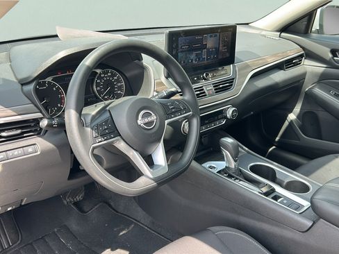 Used 2025 Nissan Altima 2.5 SV w/ SV Special Edition Package AWD/4WD image 11