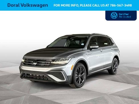 Certified 2024 Volkswagen Tiguan SE w/ Panoramic Sunroof Package FWD image 1