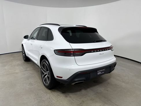 Certified 2025 Porsche Macan image 3