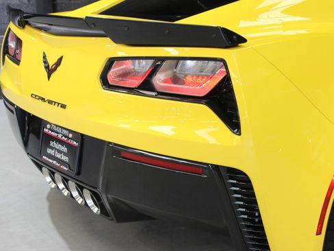 Used 2017 Chevrolet Corvette Z06 image 12