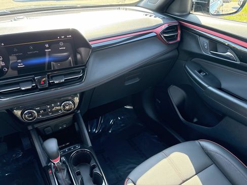 Certified 2025 Chevrolet TrailBlazer RS w/ Convenience Package image 27