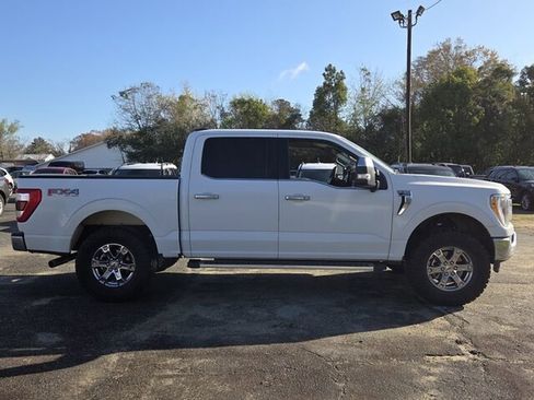 Used 2023 Ford F150 Lariat w/ Trailer Tow Package image 14