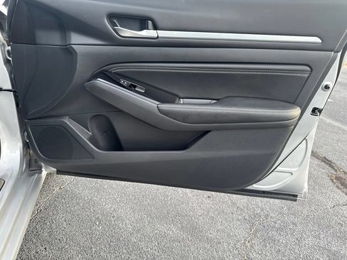 Used 2023 Nissan Altima 2.5 SL FWD image 45