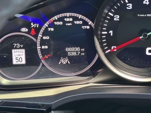 Used 2020 Porsche Cayenne AWD/4WD image 22