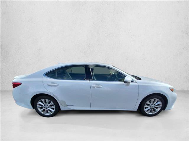 Used 2013 Lexus ES 300h w/ Luxury Pkg FWD image 4
