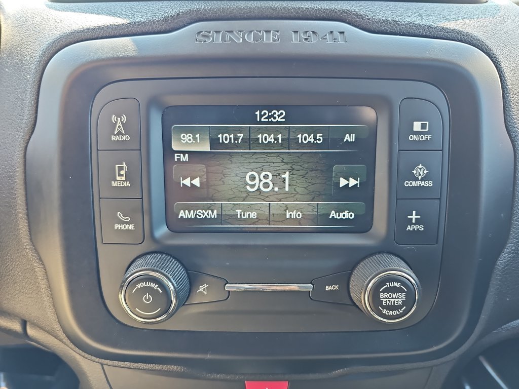Used 2016 Jeep Renegade Latitude AWD/4WD image 21