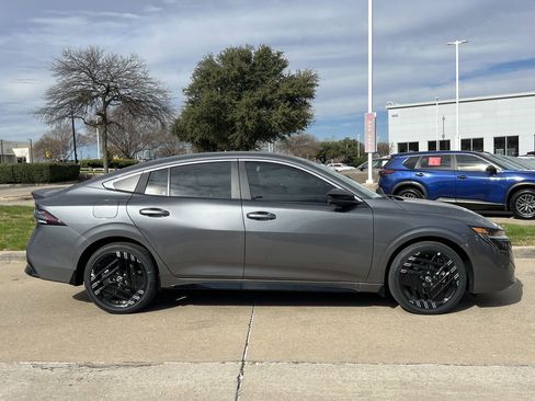 New 2026 Nissan Sentra SR w/ Floor Mat Package image 3