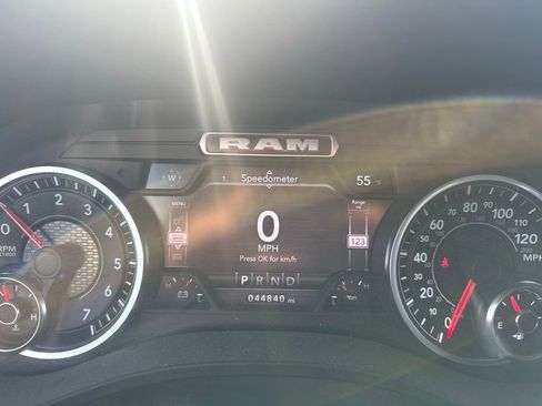 Used 2022 RAM 1500 Big Horn w/ Built-to-serve Edition image 9