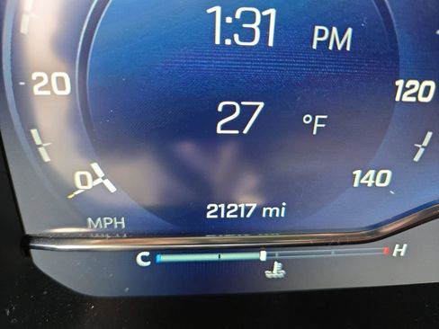 Used 2025 Chevrolet Silverado 2500 ZR2 w/ Technology Package image 14