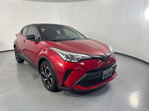 Used 2020 Toyota C-HR XLE FWD image 31