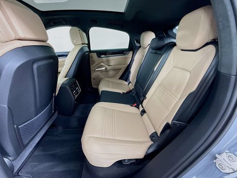 Certified 2025 Porsche Cayenne GTS AWD/4WD image 24