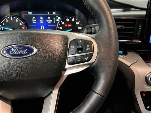 Used 2023 Ford Explorer XLT w/ Equipment Group 202A AWD/4WD image 21