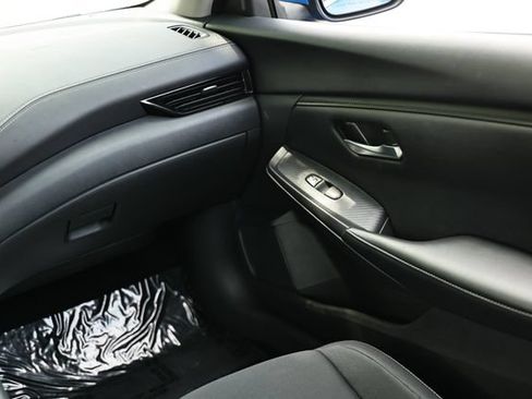Used 2025 Nissan Sentra SV FWD image 27