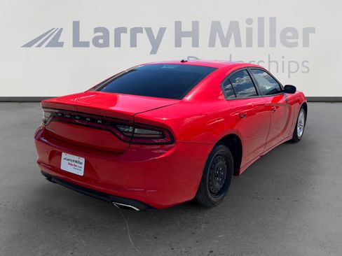 Used 2020 Dodge Charger SXT w/ Leather Interior Group RWD image 5