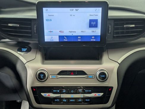 Certified 2022 Ford Explorer XLT image 15