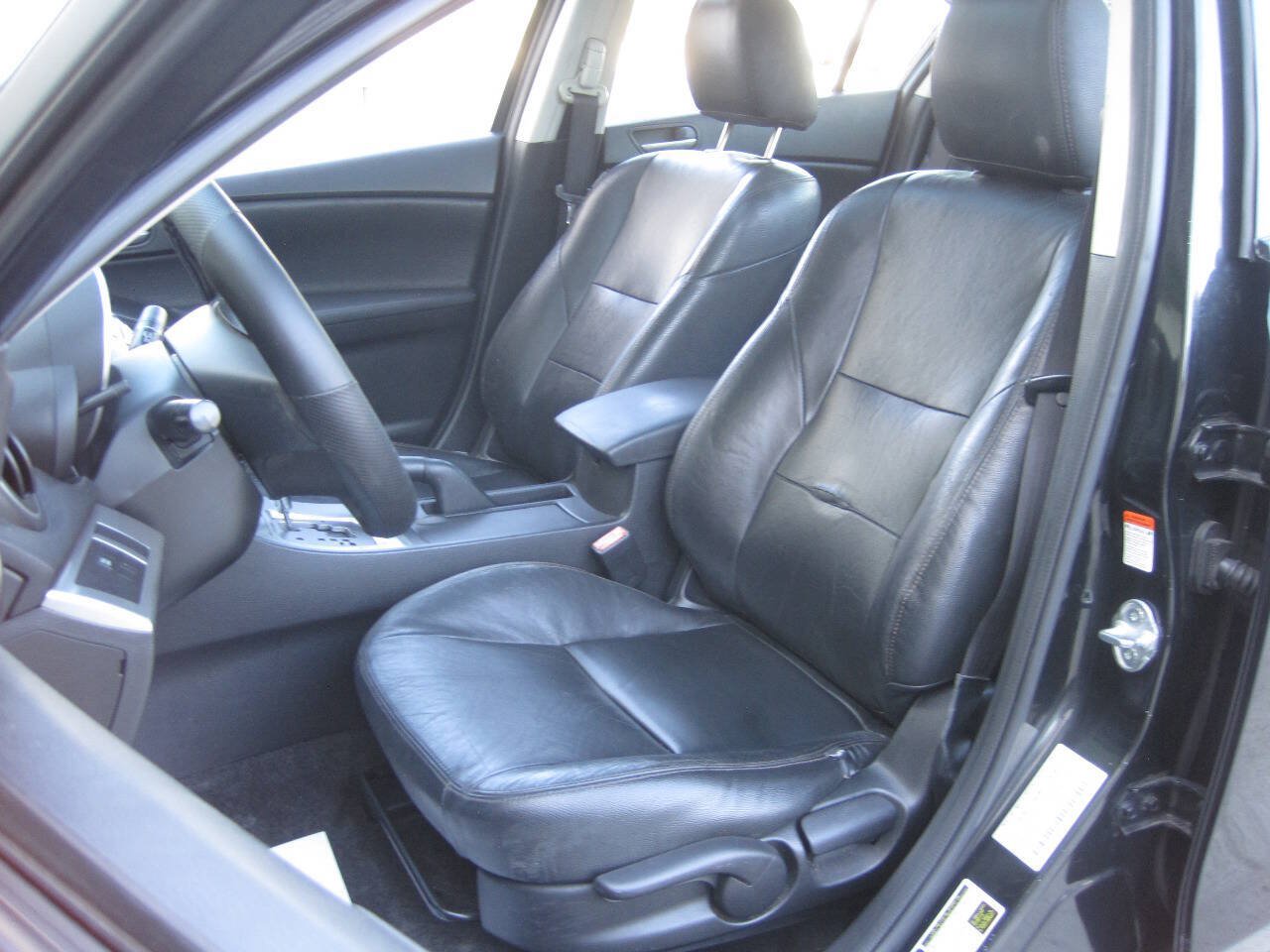 Used 2011 MAZDA MAZDA3 i Touring FWD image 23