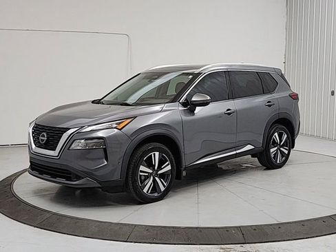 Used 2023 Nissan Rogue SL w/ SL Premium Package image 3