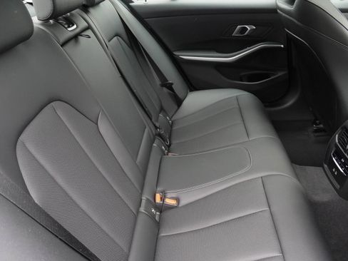 Certified 2025 BMW 330i Sedan RWD image 35