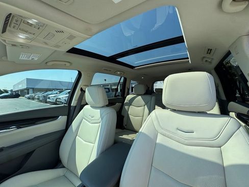 Used 2023 Cadillac XT6 Premium Luxury w/ Technology Package FWD image 20