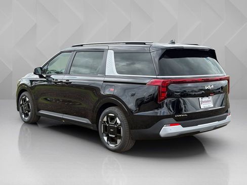 New 2026 Kia Carnival EX FWD image 7