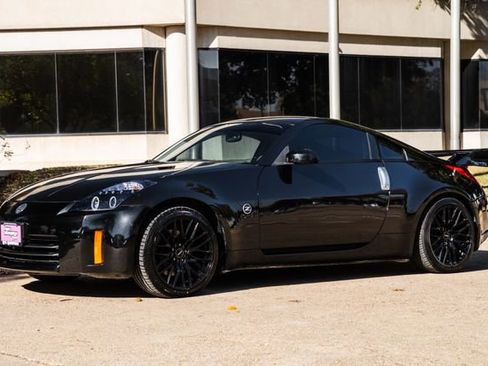 Used 2006 Nissan 350Z Touring w/ (N93) Cargo Convenience Pkg image 62