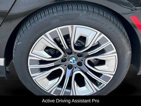 Used 2024 BMW i7 xDrive60 AWD/4WD image 14