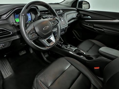 Used 2023 Chevrolet Bolt EUV Premier w/ Sun & Sound Package FWD image 17