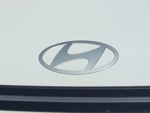 New 2025 Hyundai Kona SE FWD image 11
