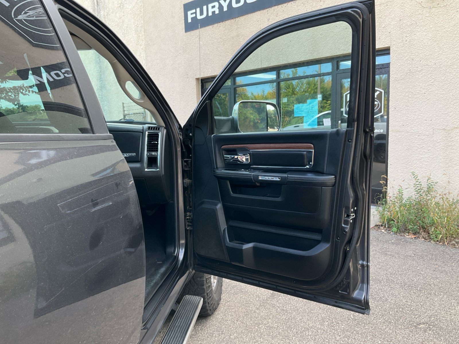 Used 2018 RAM 3500 Laramie AWD/4WD image 19