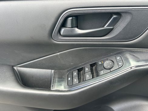 Certified 2024 Nissan Rogue S FWD image 11