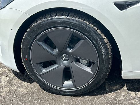 Used 2023 Tesla Model 3 Standard Range image 11