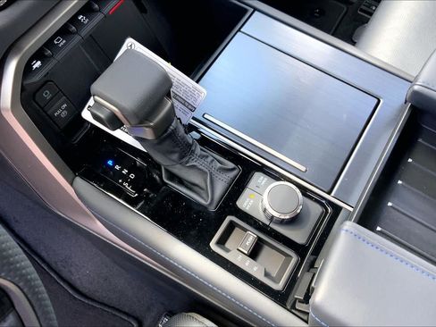 New 2026 Toyota Sequoia Platinum AWD/4WD image 7