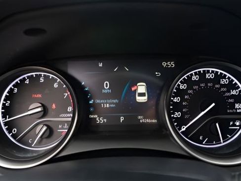 Used 2022 Toyota Camry XLE AWD/4WD image 11